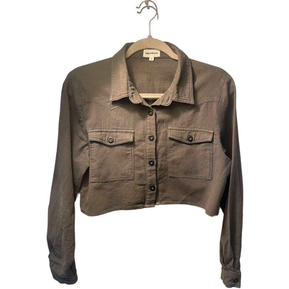 Super down by revolve button down‎ olive green cropped shirt in size small